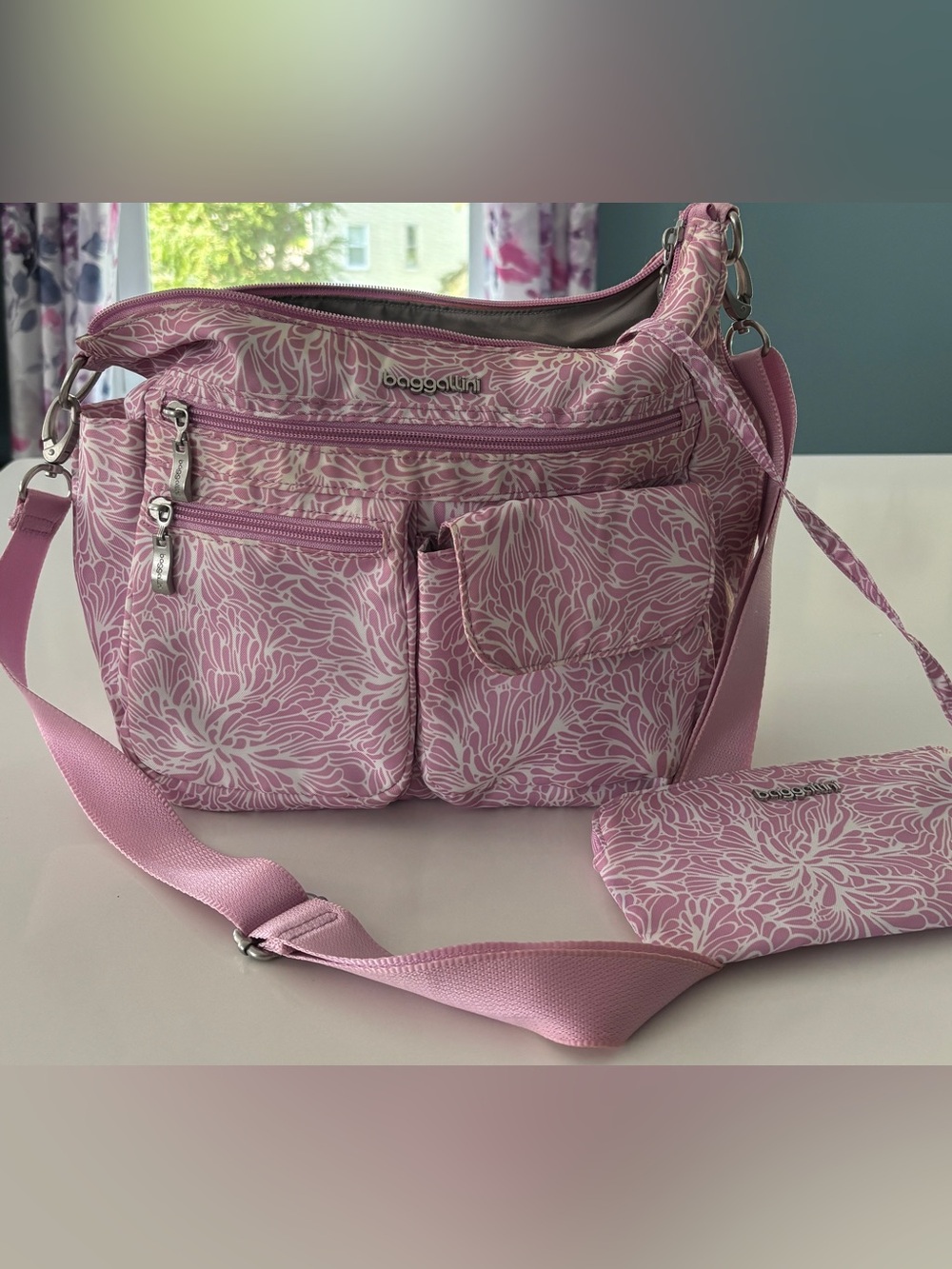 Baggallini Modern Everywhere Bagg